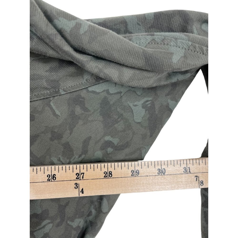 Athleta‎ Farallon green camo batwing hoodie athleisure size M - Picture 7 of 10